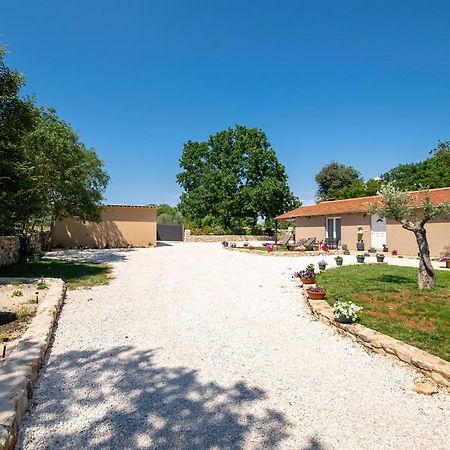הוילה רוביני Old Oak Holiday House מראה חיצוני תמונה