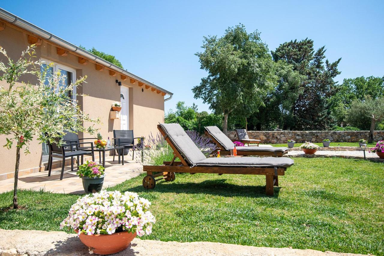 הוילה רוביני Old Oak Holiday House מראה חיצוני תמונה