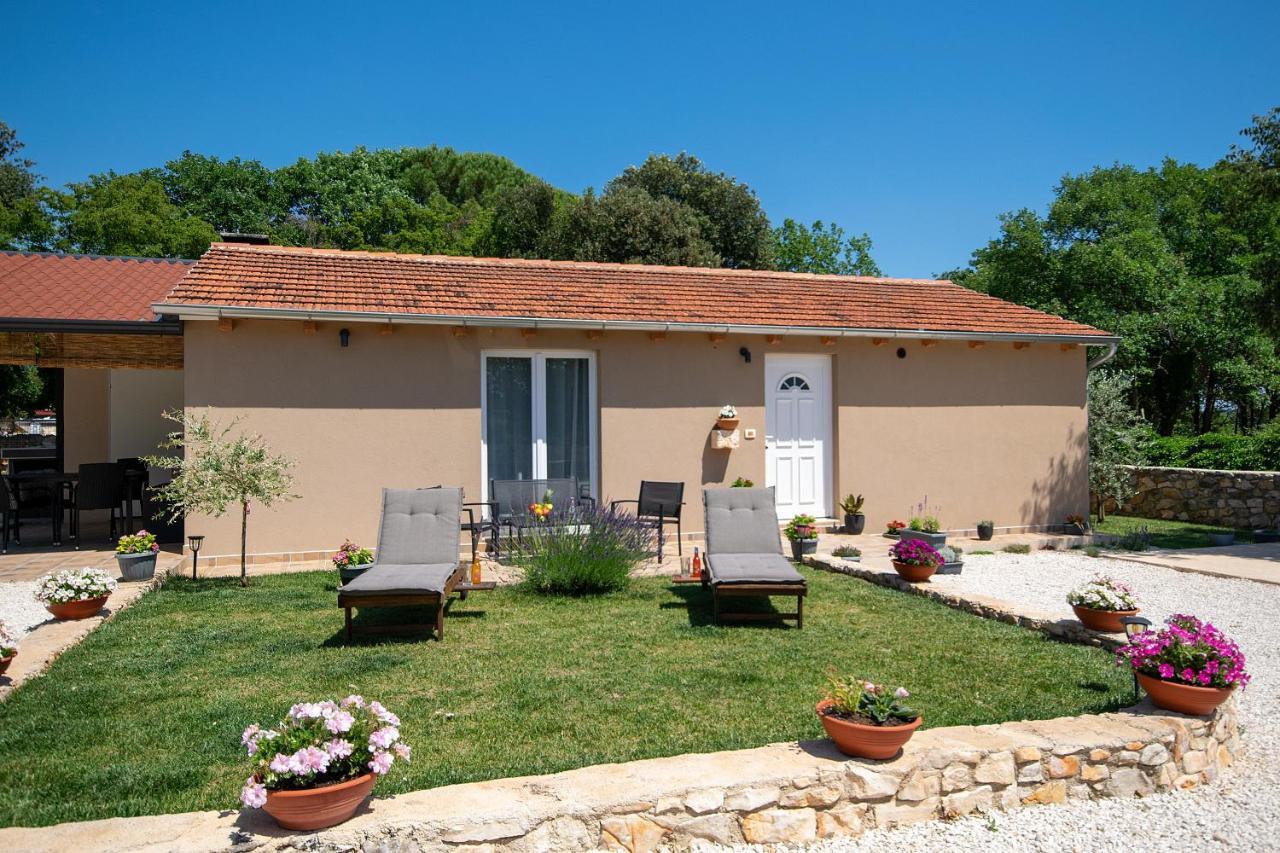 הוילה רוביני Old Oak Holiday House מראה חיצוני תמונה