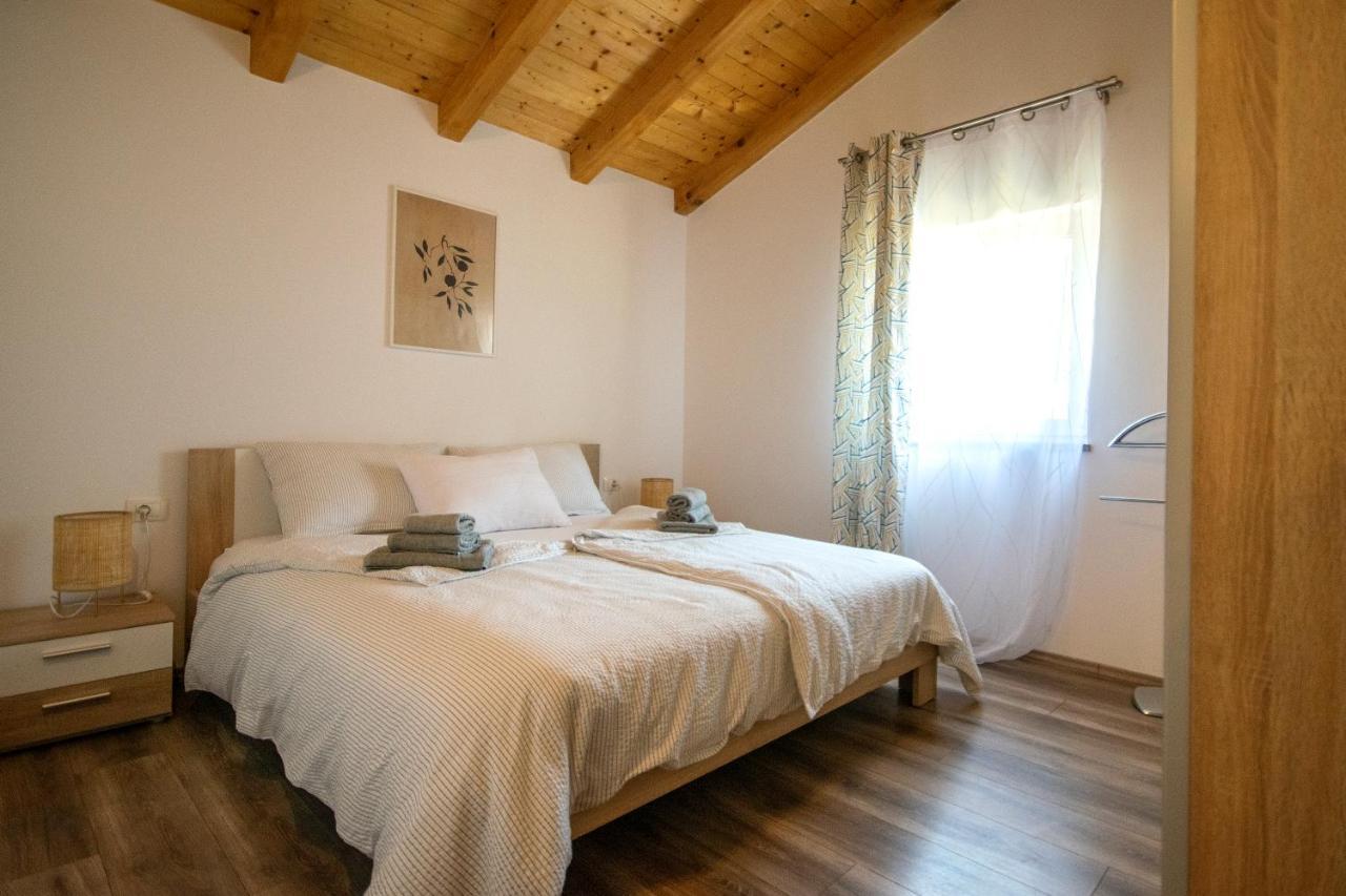 הוילה רוביני Old Oak Holiday House מראה חיצוני תמונה