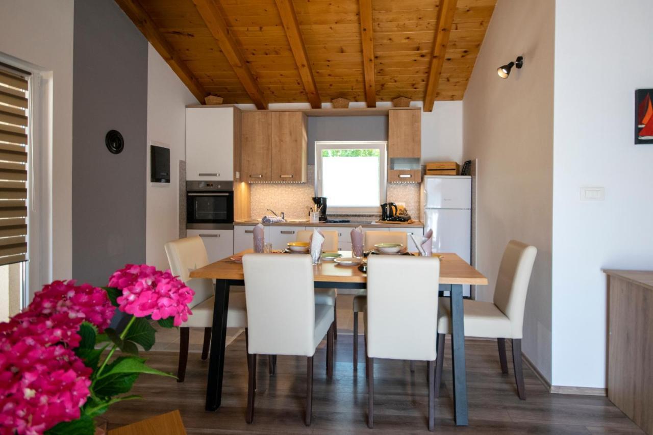 הוילה רוביני Old Oak Holiday House מראה חיצוני תמונה