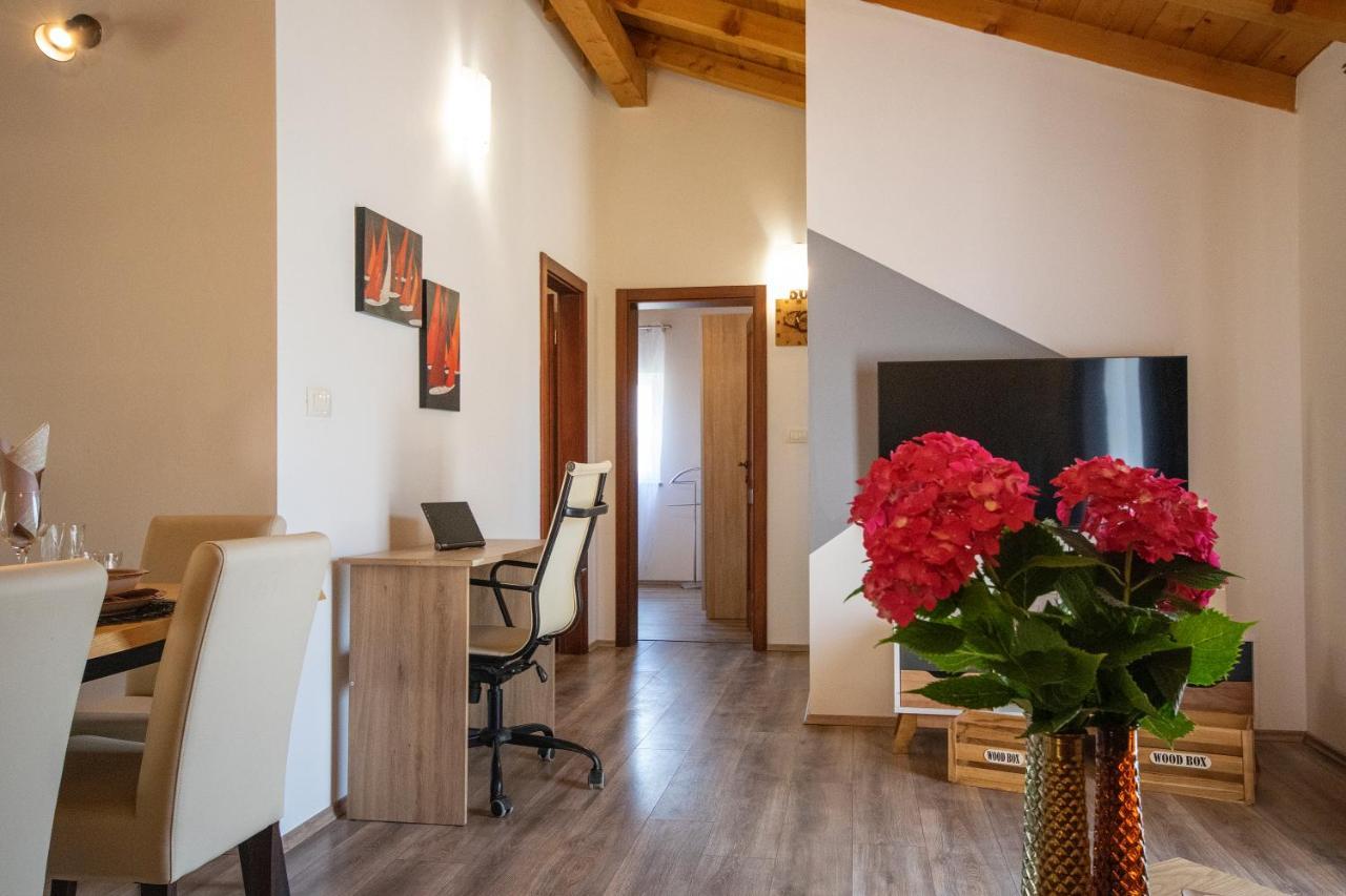 הוילה רוביני Old Oak Holiday House מראה חיצוני תמונה