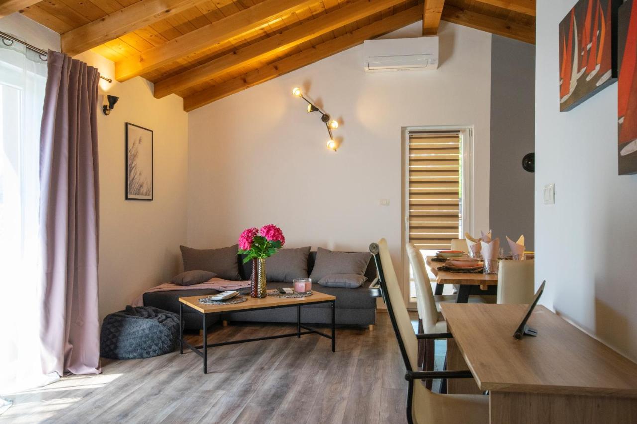 הוילה רוביני Old Oak Holiday House מראה חיצוני תמונה