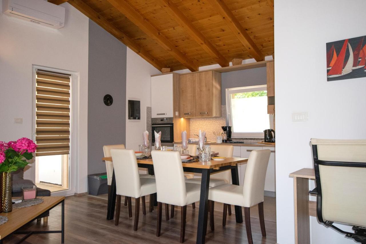 הוילה רוביני Old Oak Holiday House מראה חיצוני תמונה